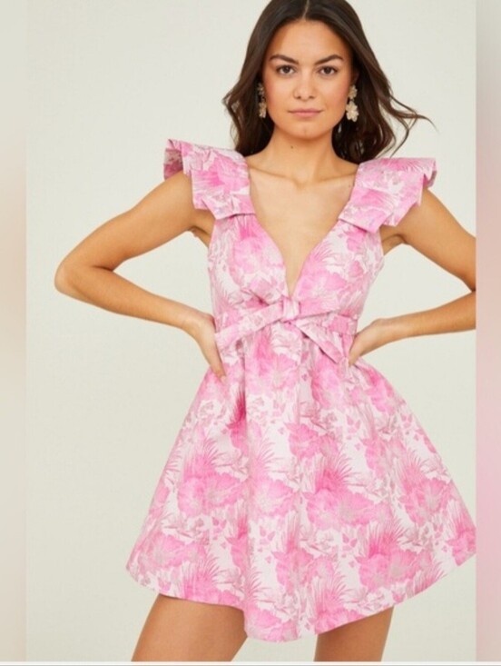 Altar'd State Dresses & Skirts - Altar'd state pink floral jacquard mini dress medium feminine glam bow ruffle